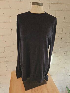 ✨ Banana Republic 100% Merino Wool Crew-Neck Sweater ✨